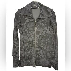 Lululemon In Stride Jacket Heritage 365 Camo Deep Coal Multi Size 4